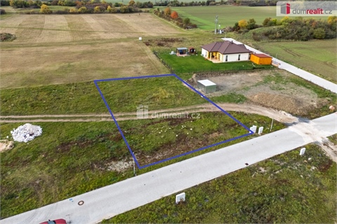 Prodej stavebního pozemku, 813 m² 0