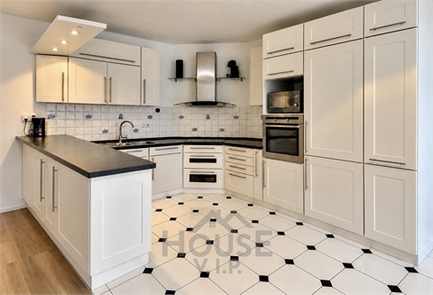 Prodej bytu 3kk, 76 m² 0