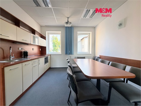 Pronájem kanceláře, 95 m² 0