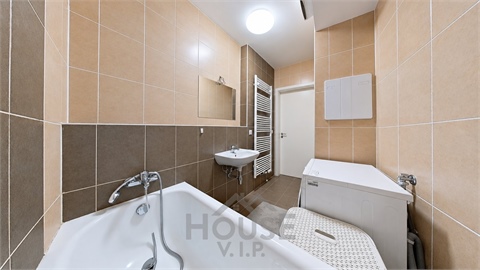 Prodej bytu 2kk, 66 m² - 18