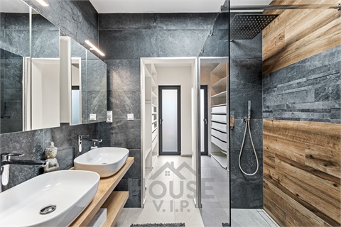 Pronájem rodinného domu, 201 m² 18