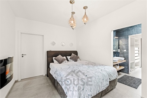 Pronájem rodinného domu, 201 m² 8