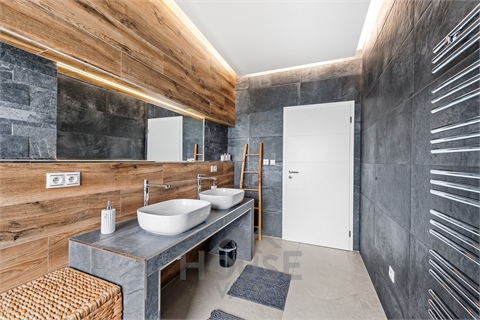 Pronájem rodinného domu, 201 m² - 14