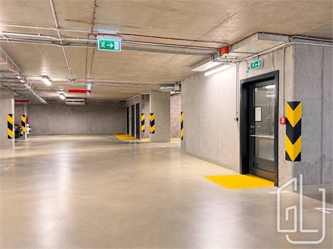 Pronájem parkovacího místa, 13 m² - 2