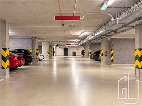 Pronájem parkovacího místa, 13 m² - 0