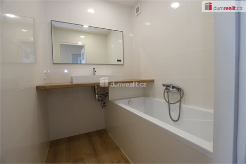 Prodej bytu 3kk, 65 m² 12