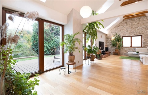 Prodej rodinného domu, 308 m² 2