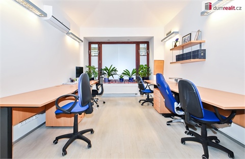 Pronájem kanceláře, 70 m² - 0