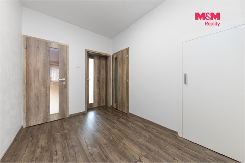 Prodej rodinného domu, 290 m² 14