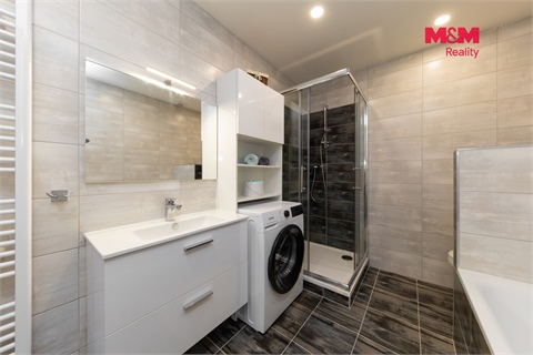 Prodej rodinného domu, 290 m² 22