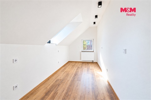 Prodej bytu 4+1, 80 m² - 12