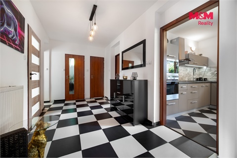 Prodej rodinného domu, 300 m² 8
