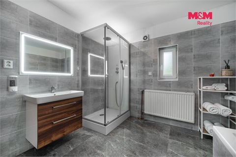 Prodej rodinného domu, 300 m² 6