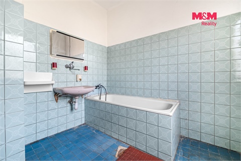 Prodej rodinného domu, 250 m² - 6