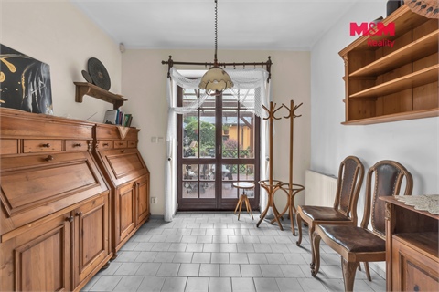 Prodej rodinného domu, 322 m² - 8