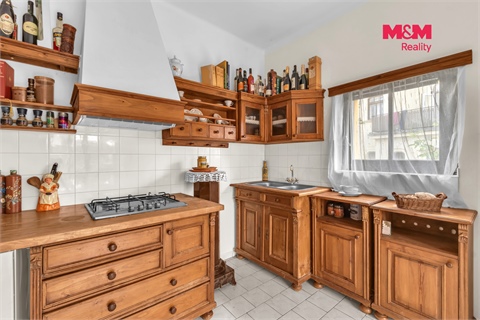 Prodej rodinného domu, 322 m² - 28