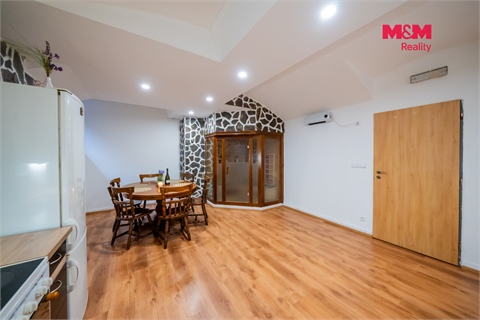 Prodej komerčního objektu, 99 m² 12