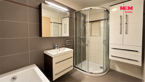 Pronájem bytu 4kk, 117 m² 16