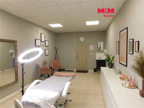 Pronájem obchodních prostor, 28 m² 0