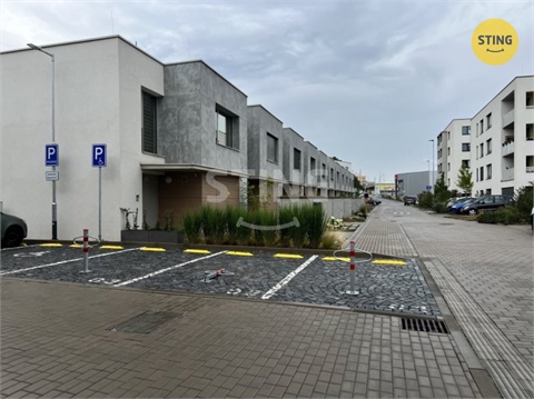 Prodej parkovacího místa, 18 m² 2