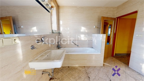 Prodej rodinného domu, 278 m² - 8