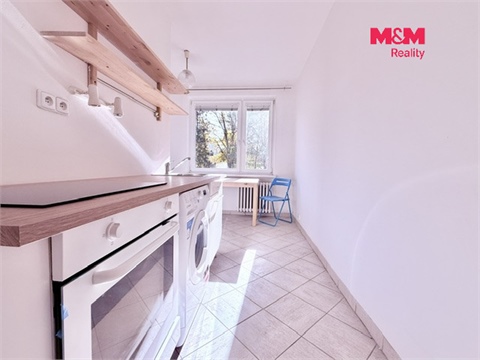 Pronájem bytu 1+1, 38 m² - 0