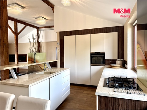 Prodej rodinného domu, 296 m² - 6