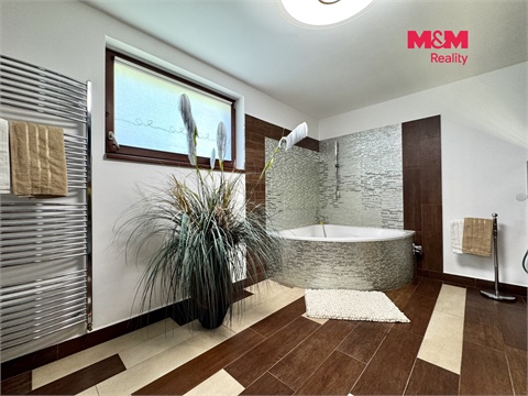 Prodej rodinného domu, 296 m² - 10