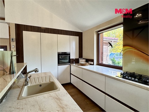 Prodej rodinného domu, 296 m² 26