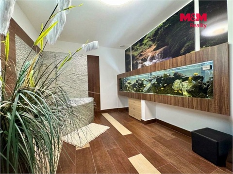 Prodej rodinného domu, 296 m² 12