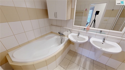 Pronájem bytu 4kk, 89 m² 8