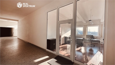 Pronájem kanceláře, 453 m² 2