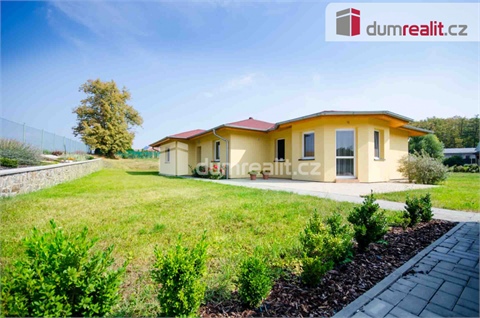 Pronájem rodinného domu, 100 m² 0