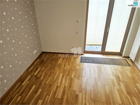 Pronájem bytu 3kk, 86 m² - 24
